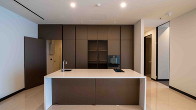 Dijual Cepat Apartemen 3BR Semi Furnished Kondisi Baik Siap Ditempati