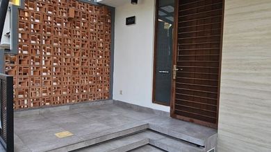 Kesempatan Rumah di Serpong Utara, Tangerang Selatan, LB 110m², Harga 1,65 Miliar